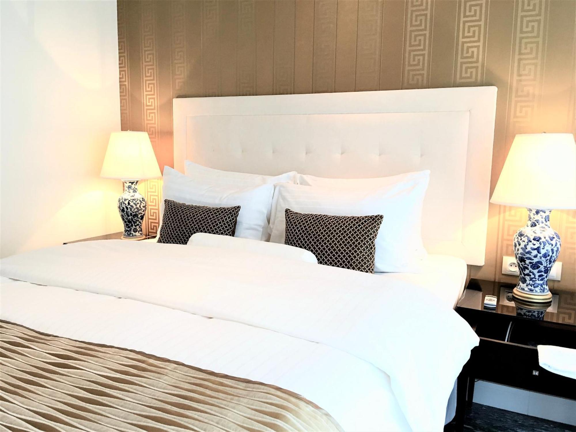 Mondrian Luxury Suites & Apartments Market Square I Warsaw Room photo