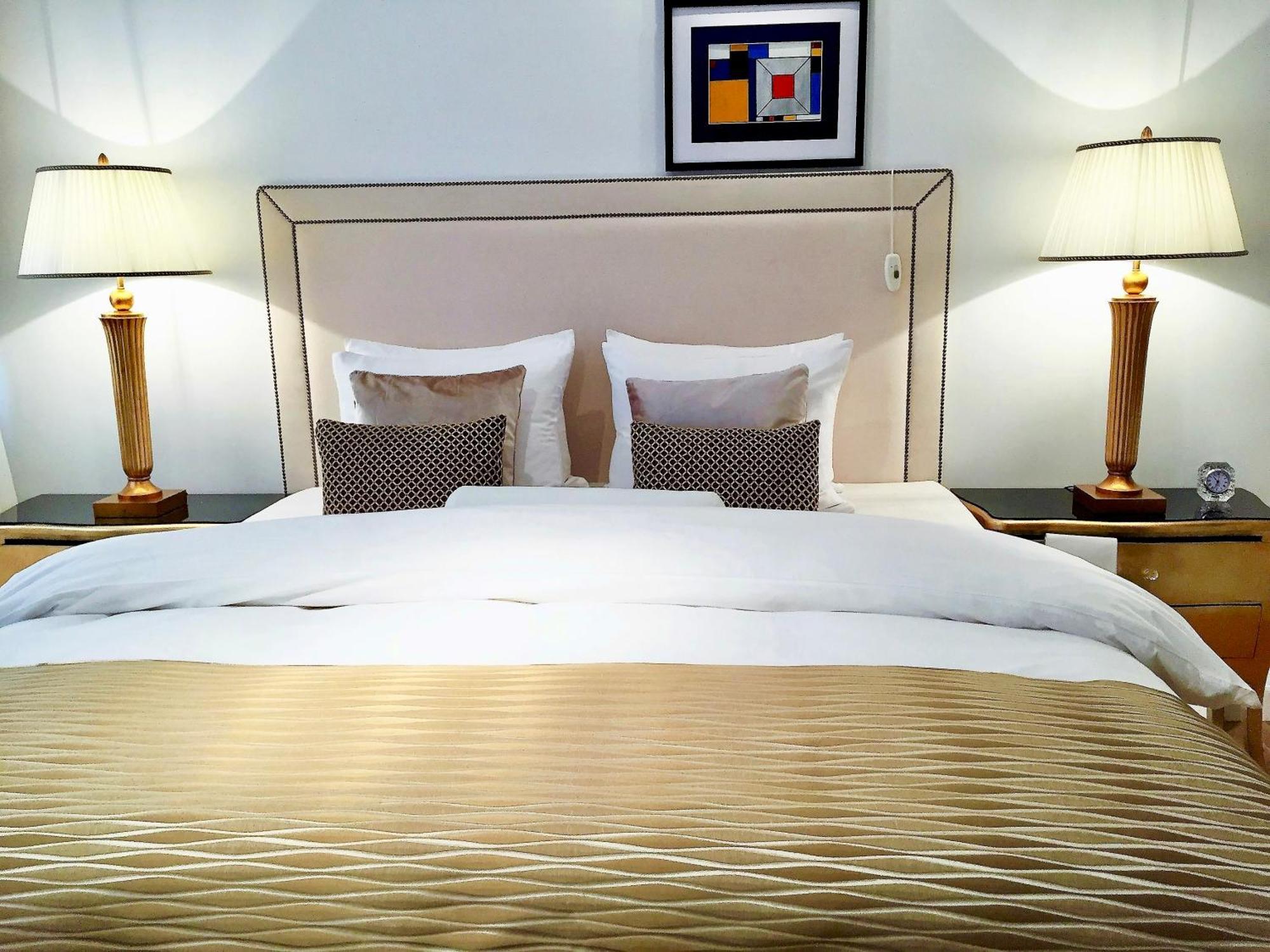 Mondrian Luxury Suites & Apartments Market Square I Warsaw Room photo